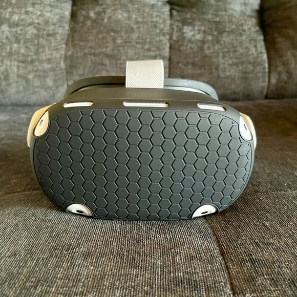 Oculus Quest 2 128GB. NWOT. VR Headset. Virtual Reality. Accessories Included. - Picture 5 of 12